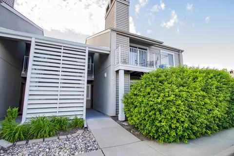 43 Orchard Ter #2, Lombard, IL 60148