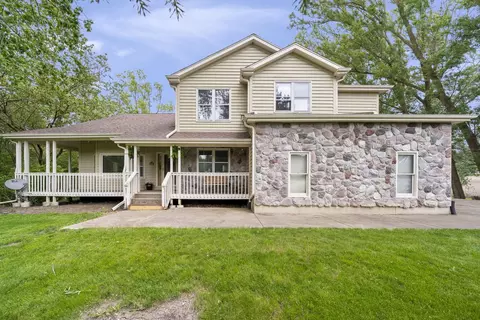46 Maple Ln, Yorkville, IL 60560