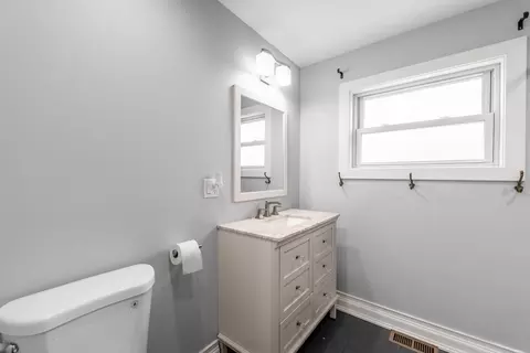 Bath - 2504 20th Ave, Broadview, IL 60155 photo 2 of 4