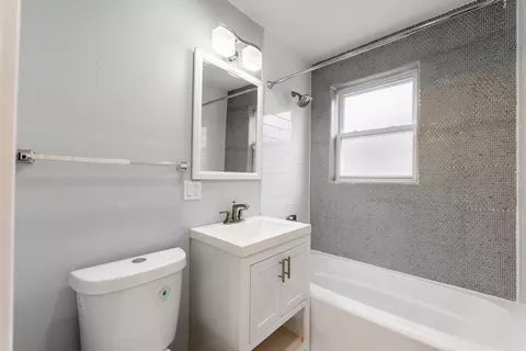 Bath - 2504 20th Ave, Broadview, IL 60155 photo 1 of 4