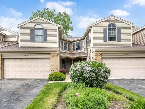 27 W262 Jefferson Ct, Winfield, IL 60190