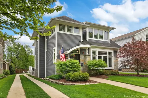 411 E Sunnyside Ave, Libertyville, IL 60048