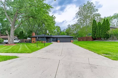 946 Bryn Mawr Ave, Bartlett, IL 60103
