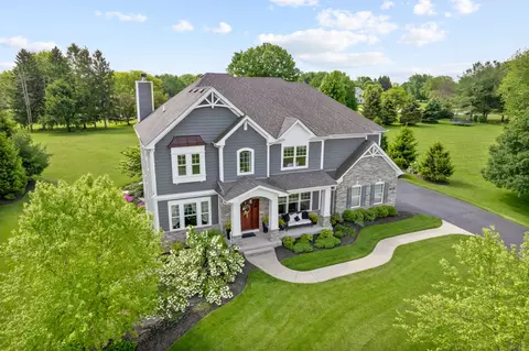 40 W215 Ancient Oak Ct, Saint Charles, IL 60175