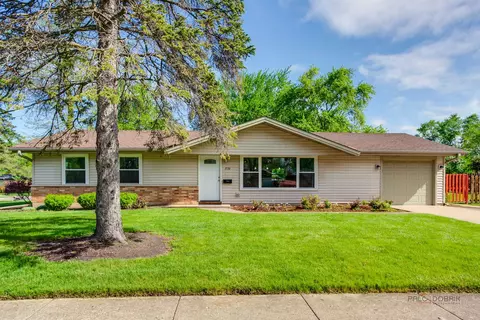 1530 Kingston Ln, Schaumburg, IL 60193