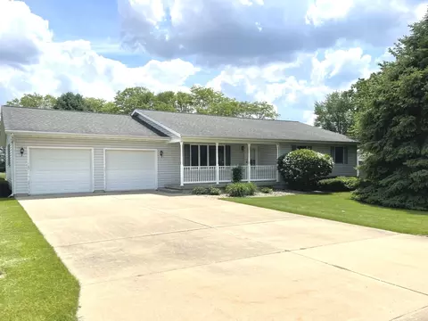 802 Burgess Dr, Utica, IL 61373