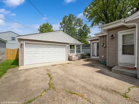 Exterior - 3406 Central Rd, Rolling Meadows, IL 60008 photo 3 of 9