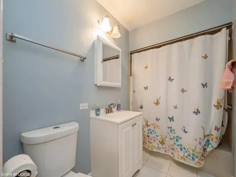 Bath - 3406 Central Rd, Rolling Meadows, IL 60008 photo 2 of 2