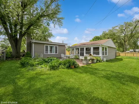 Exterior - 3406 Central Rd, Rolling Meadows, IL 60008 photo 8 of 9