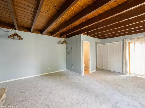 Living - 3406 Central Rd, Rolling Meadows, IL 60008 photo 4 of 6