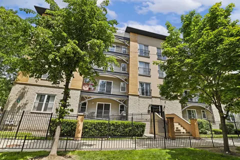 2720 W Cortland St #106, Chicago, IL 60647