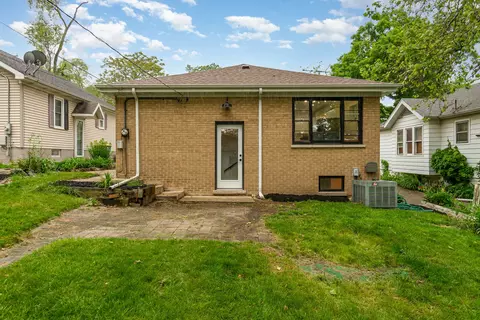 Exterior - 18045 Oak Ave, Lansing, IL 60438 photo 4 of 5