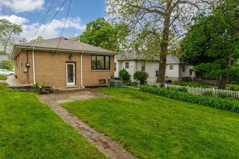 Exterior - 18045 Oak Ave, Lansing, IL 60438 photo 5 of 5