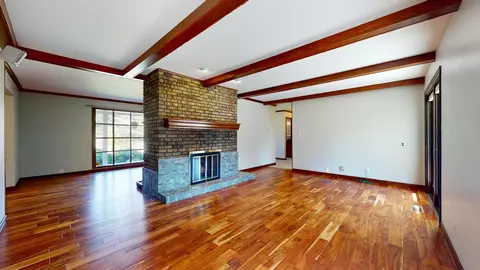Living - 2307 Noel Dr, Champaign, IL 61821 photo 3 of 5