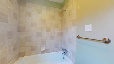 Bath - 2307 Noel Dr, Champaign, IL 61821 photo 2 of 3