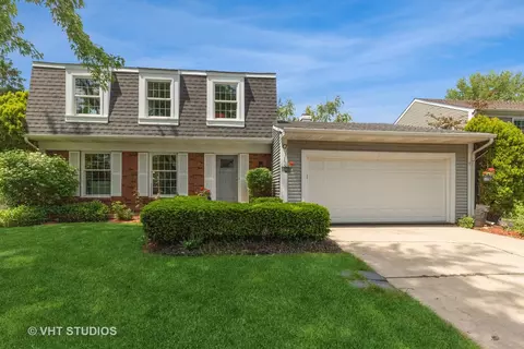18 Warrington Rd, Vernon Hills, IL 60061