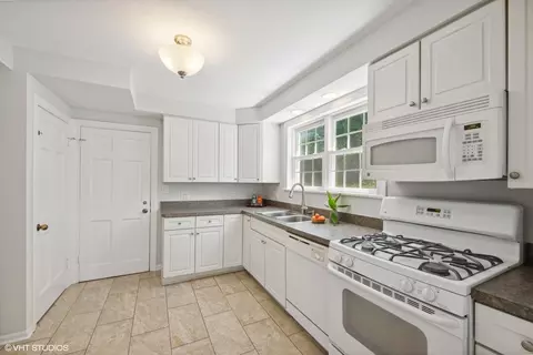 Kitchen - 2305 Central Rd, Glenview, IL 60025 photo 2 of 2