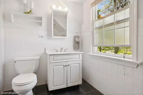 Bath - 2305 Central Rd, Glenview, IL 60025 photo 1 of 2