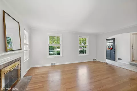Living - 2305 Central Rd, Glenview, IL 60025 photo 1 of 2