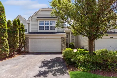 133 W Chatham Ln, Round Lake, IL 60073