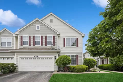 2592 Hillsboro Blvd #2592, Aurora, IL 60503