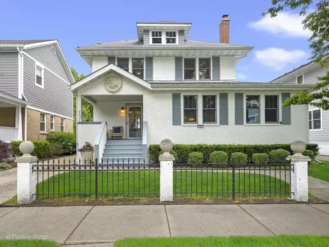527 N Waiola Ave, La Grange Park, IL 60526