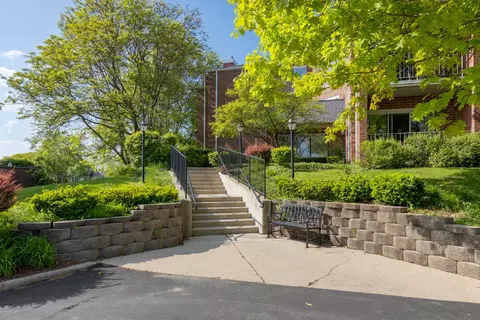 805 Leicester Rd #B314, Elk Grove Village, IL 60007