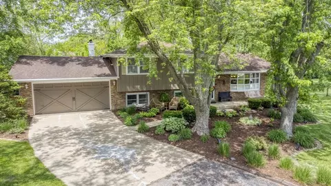 1104 Hummingbird Ct, Shorewood, IL 60404