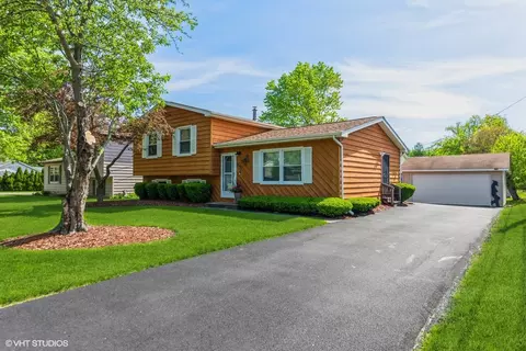 1715 Elizabeth Ave, Zion, IL 60099