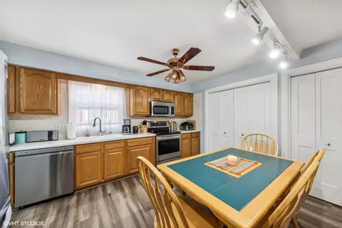 Kitchen - 908 Pebble Dr, Wheeling, IL 60090 photo 3 of 4