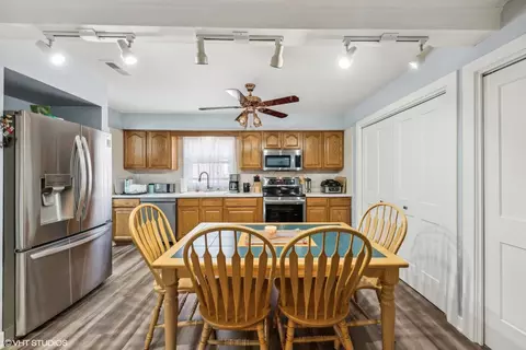 Other - 908 Pebble Dr, Wheeling, IL 60090 photo 2 of 6