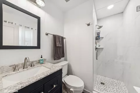 Bath - 908 Pebble Dr, Wheeling, IL 60090 photo 1 of 2
