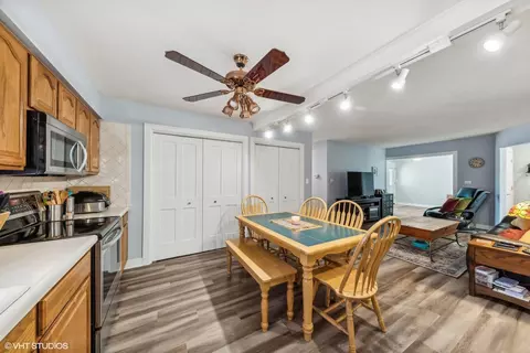 Kitchen - 908 Pebble Dr, Wheeling, IL 60090 photo 4 of 4