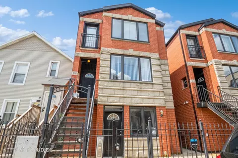 516 S Denvir Ave #1, Chicago, IL 60612