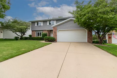 Exterior - 1305 Chadwick Dr, Normal, IL 61761 photo 9 of 9