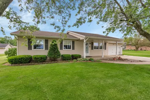 1735 E Hugh St, Diamond, IL 60416