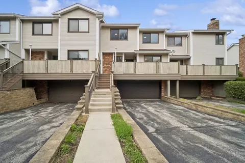 3126 Antelope Springs Rd, Northbrook, IL 60062