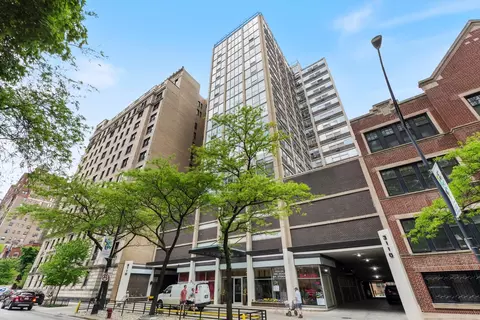 3110 N Sheridan Rd #503, Chicago, IL 60657