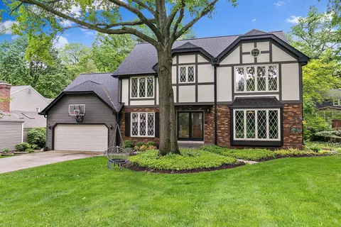 5363 Candlewood Ct, Lisle, IL 60532