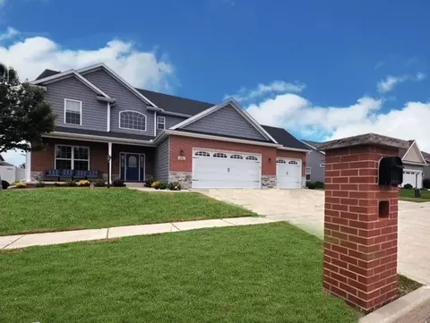 404 Capitol St, Savoy, IL 61874