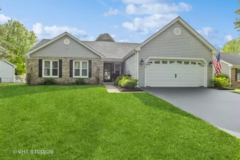 236 Foxmoor Rd, Fox River Grove, IL 60021