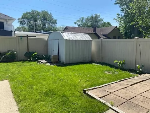 Exterior - 2510 3rd St, Peru, IL 61354 photo 3 of 3