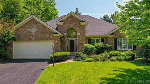 611 Highgate Ct, West Chicago, IL 60185