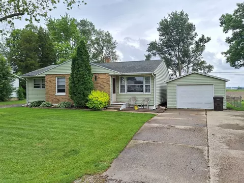 318 W Poplar St, Heyworth, IL 61745