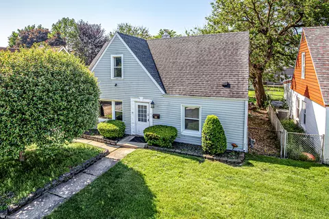 4317 W 99th St, Oak Lawn, IL 60453