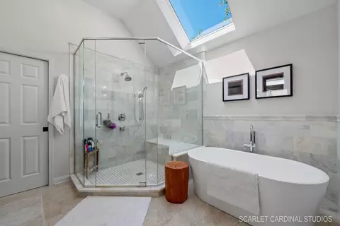 Bath - 3308 White Eagle Dr, Naperville, IL 60564 photo 3 of 6