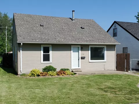 230 N Clinton Ave, Bradley, IL 60915