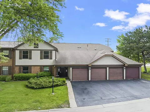 1376 7 Pines Rd #C-1, Schaumburg, IL 60193
