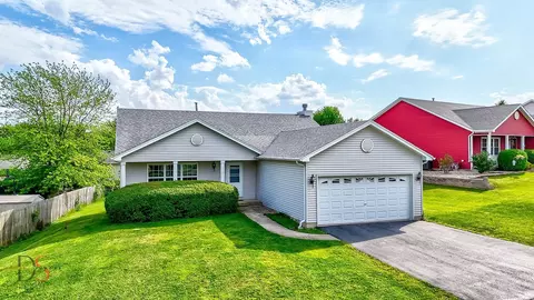 713 Lighthouse Dr, Ottawa, IL 61350