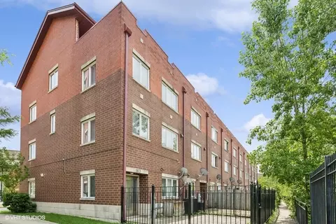 1815 S Melody Ct, Chicago, IL 60616
